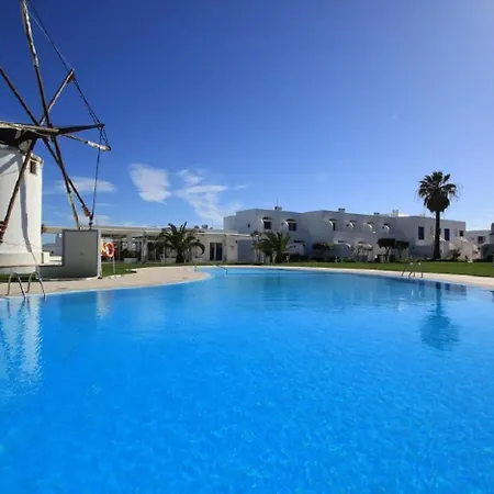 Гостевой дом The Concierge - Moinho Pool & Gardens 3*